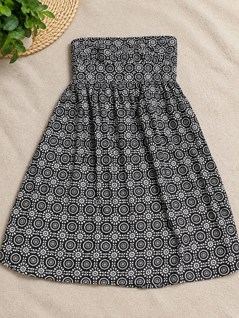 Black & White Floral Strspless Dress